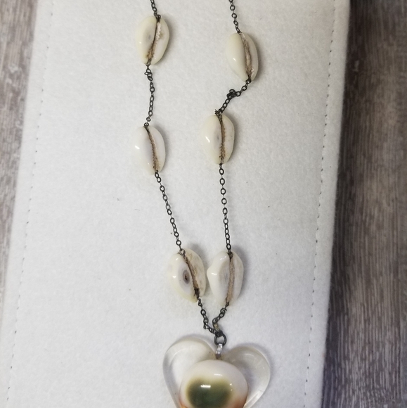 Vintage cowrie shell / sterling silver necklace - Picture 7 of 10